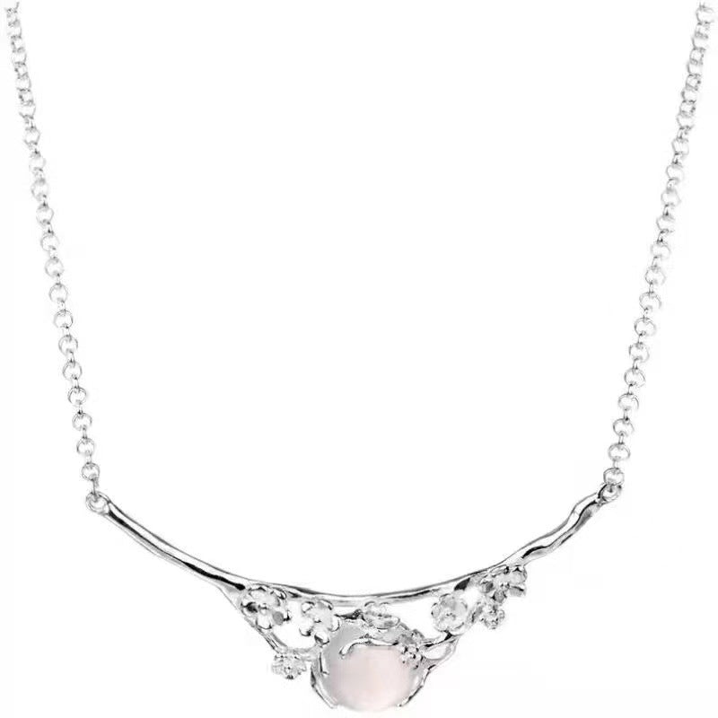 Plated 925 Inlaid Moonlight White Chalcedony Moon Shadow Cold Plum Necklace