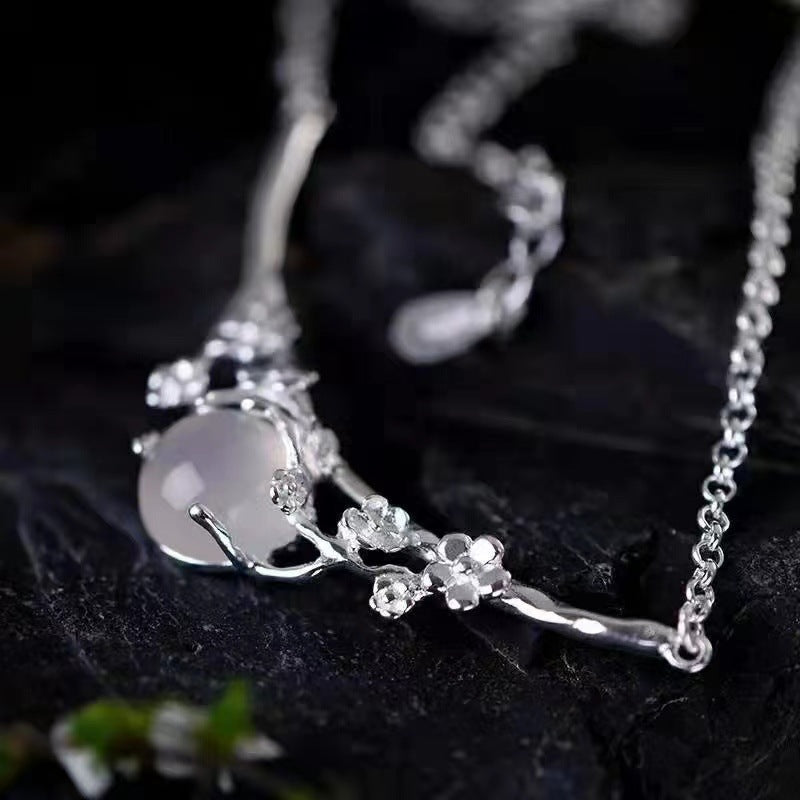 Plated 925 Inlaid Moonlight White Chalcedony Moon Shadow Cold Plum Necklace