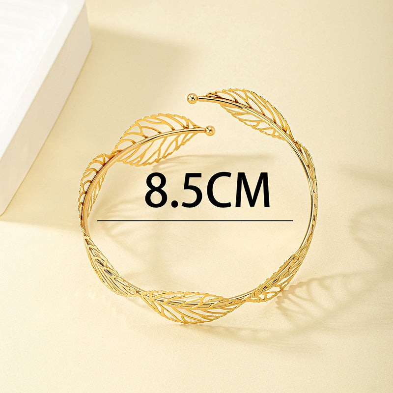 Women's Fashion Metal Eye-catching Hollow Leaf Bracelet