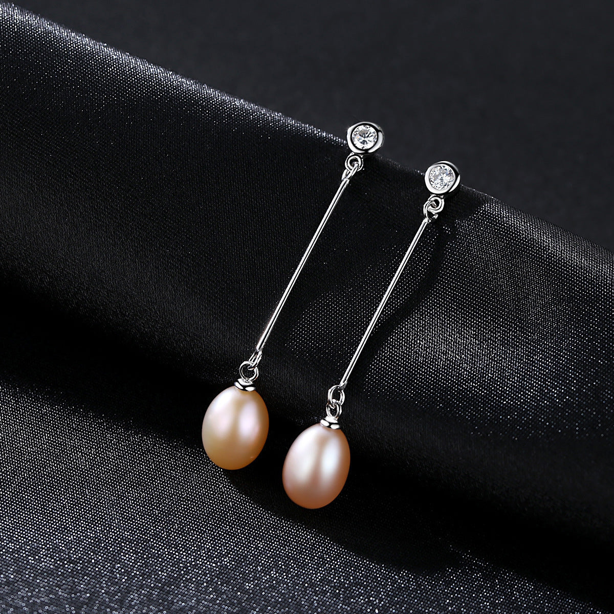 Women's Fashion Temperament Long Pearl Earrings