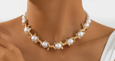 Thorn Stitching Pearl Necklace Women