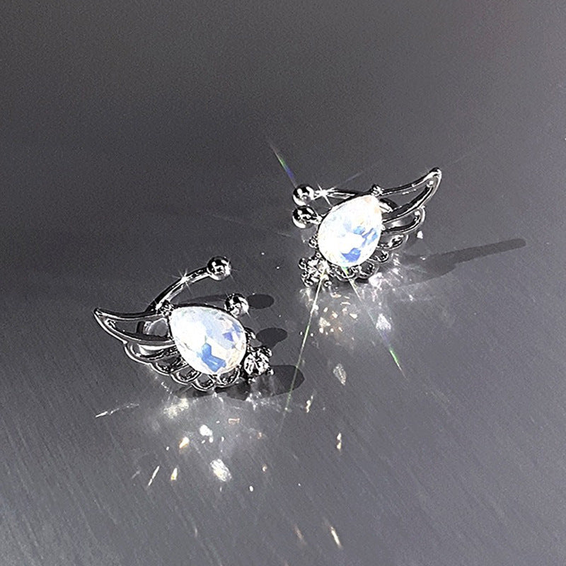 Fantasy Crystal Wings Female Ear Clip