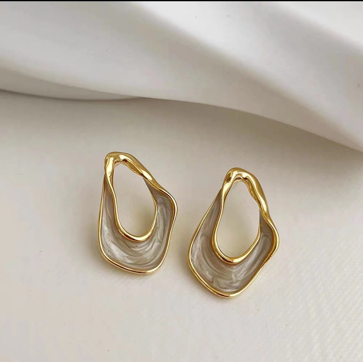 Twisted Simple Fashion Exquisite Korean New Fashion Trending Earrings