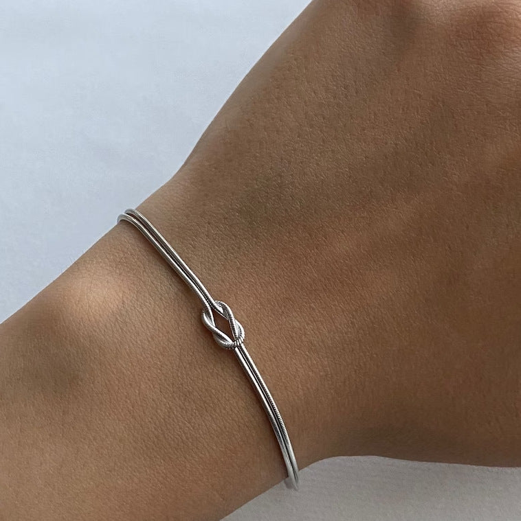 Simple Fashion In Europe And America Advanced 8-word Bracelet