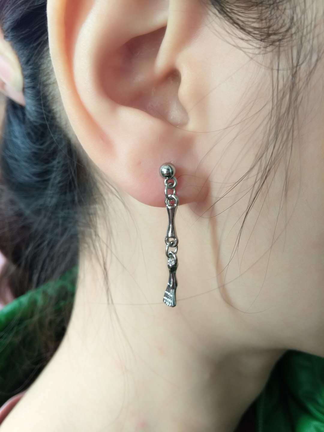 Simple Punk Bone Joint Hand And Foot Link Combination Ear Studs