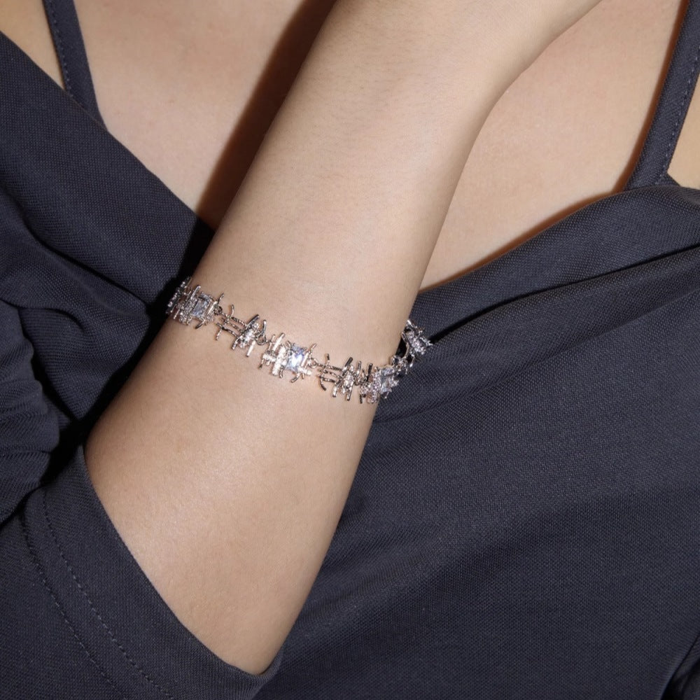 Elegant Women's Woven Zircon Bracelet Hollow-out Niche