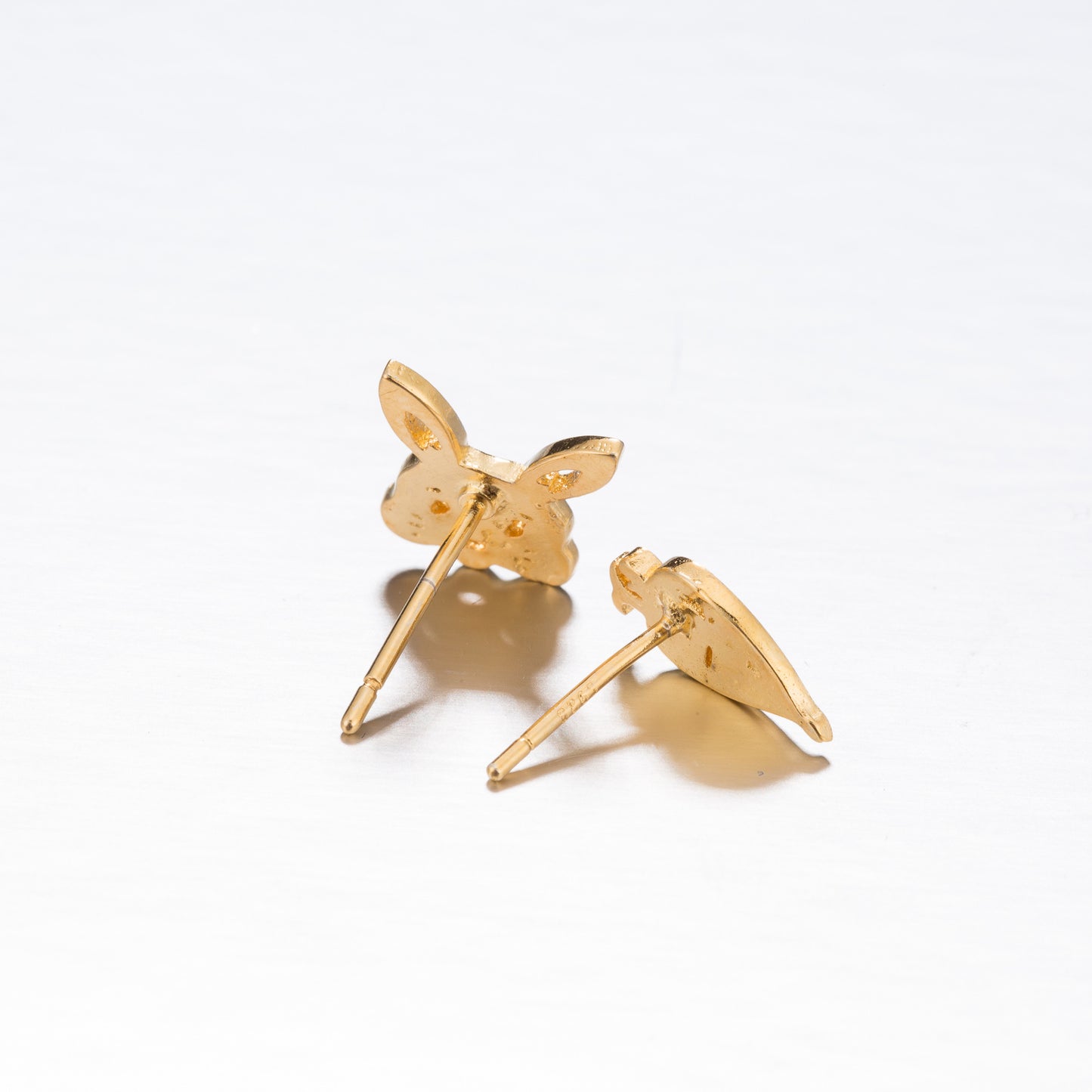 All-matching Compact Bunny Carrot Ear Studs