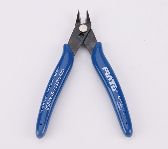 Oblique mouth water pliers