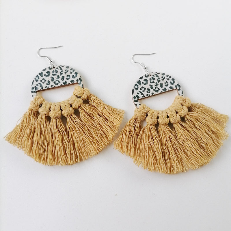 Women's Hand-woven Tassel Scallop Earrings