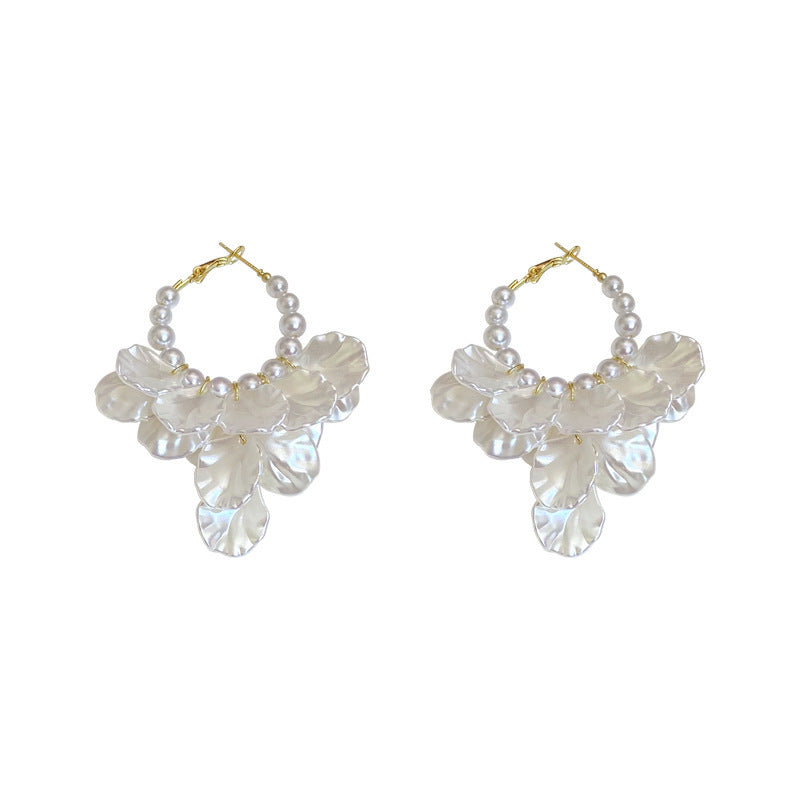 Pearl Petal Tassel With Advanced Design And Ear Buckle