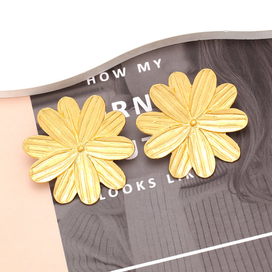 Minimalist Design Alloy Flower Earrings