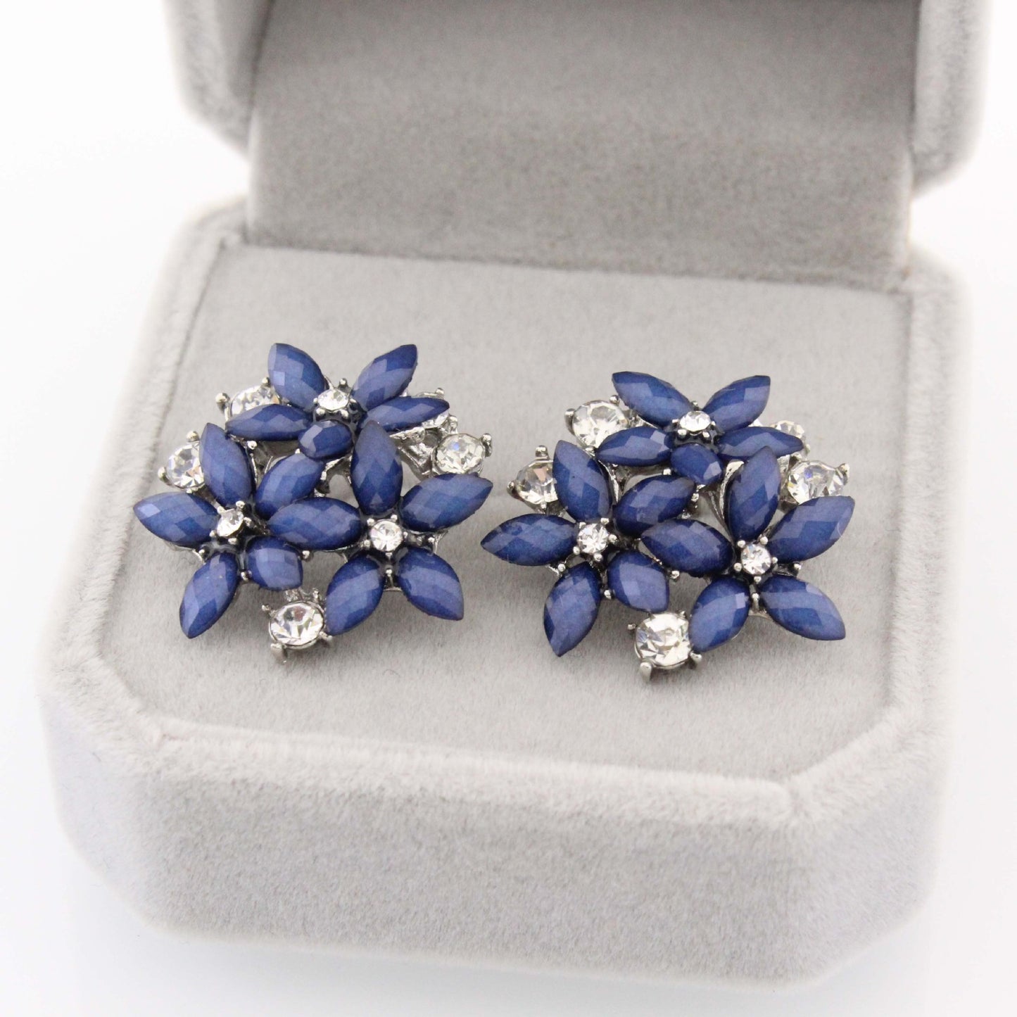 Diamond Rhinestone Zircon Gem Horse Eye Three Flower Stud Earrings