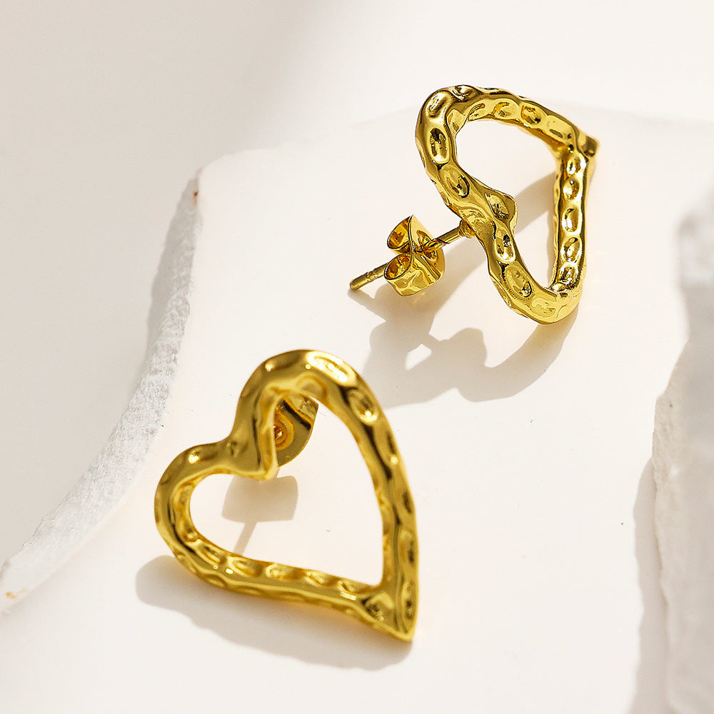 Retro Gold Stud Earrings Simple Lava Heart Shape