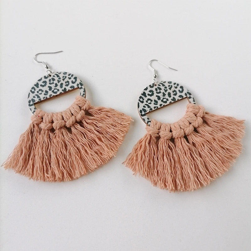 Women's Hand-woven Tassel Scallop Earrings