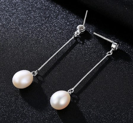 Women's Fashion Temperament Long Pearl Earrings