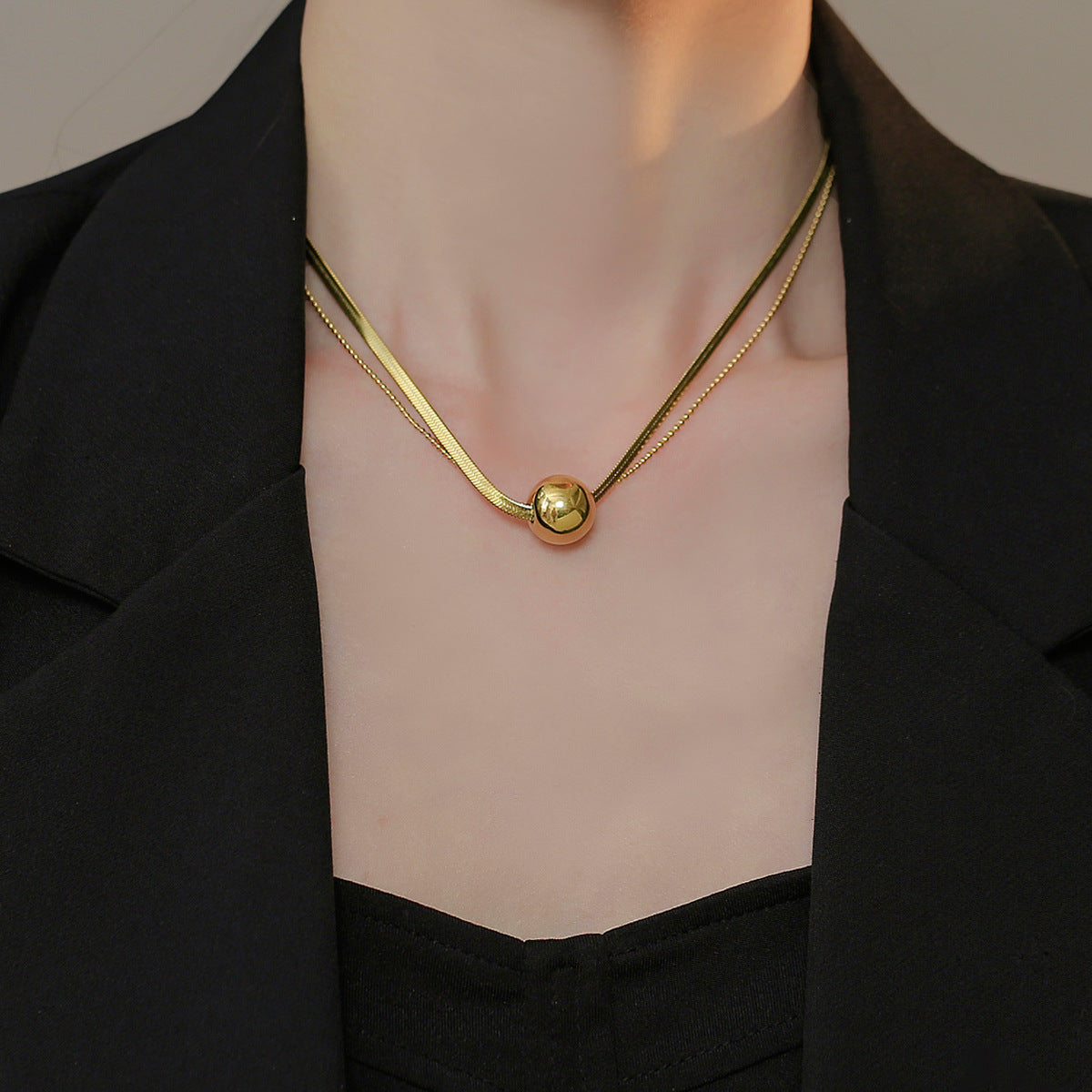 Golden Temperament And High-end Clavicle Chain