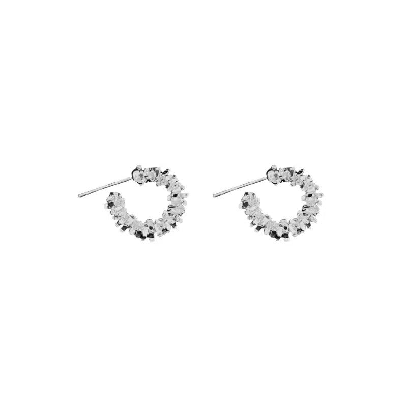 Small And Exquisite Small Pieces Of Silver Earrings For Women