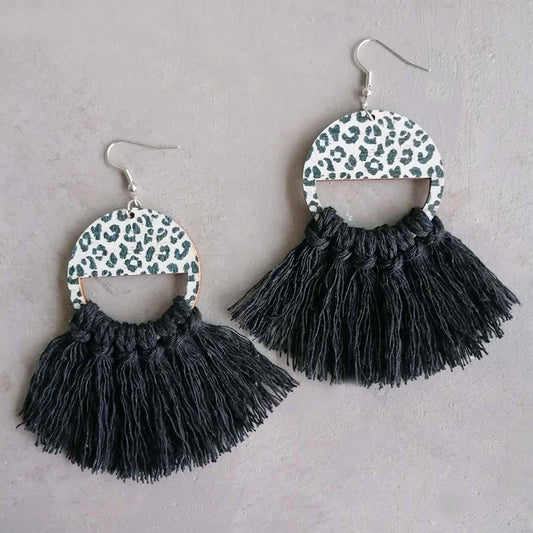 Women's Hand-woven Tassel Scallop Earrings