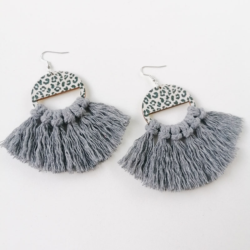 Women's Hand-woven Tassel Scallop Earrings