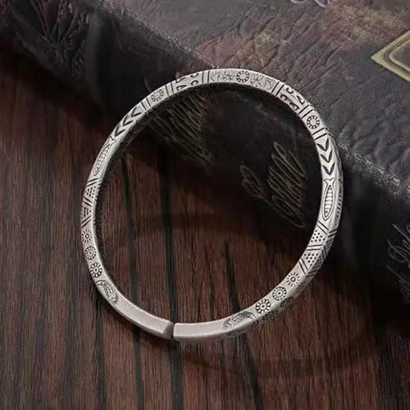 Crater Design Bump Bracelet Fashion